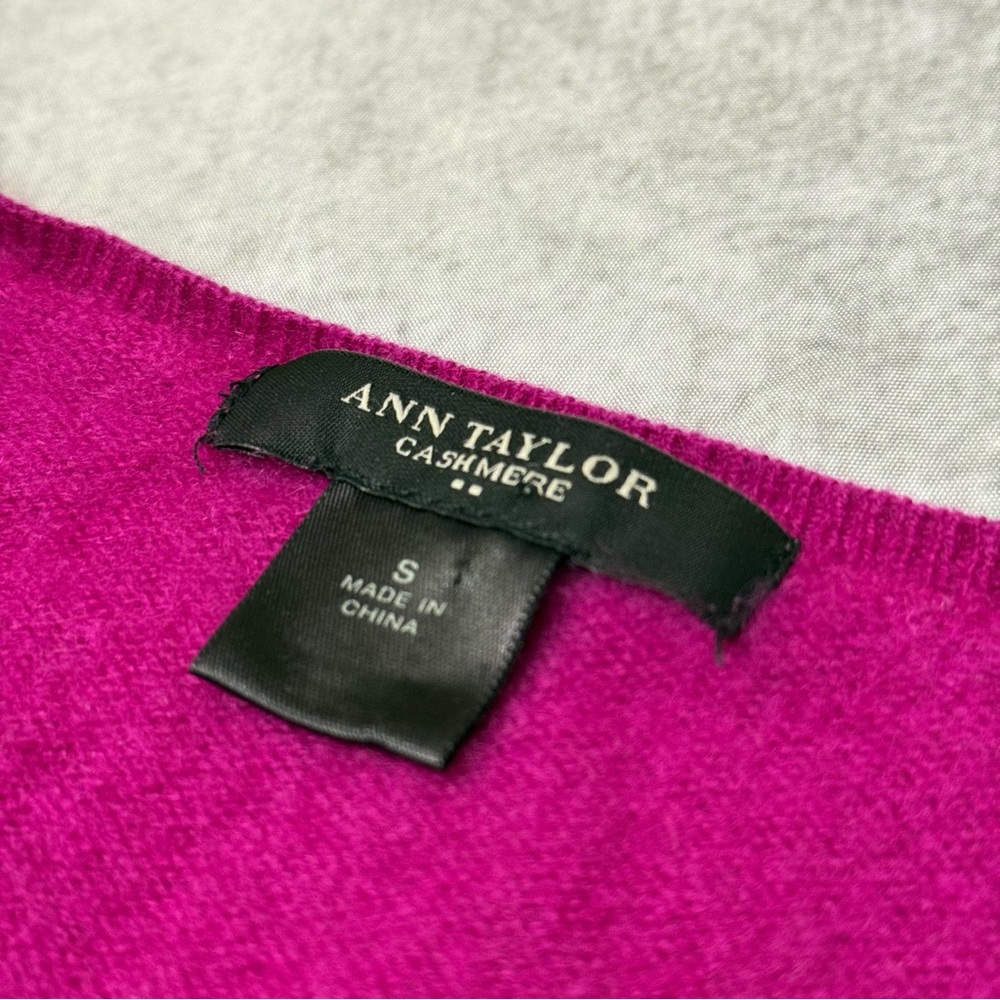 Ann Taylor 100% Cashmere V Neck Sweater Fuchsia Barbiecore Soft Girl S Cozy - Picture 2 of 6